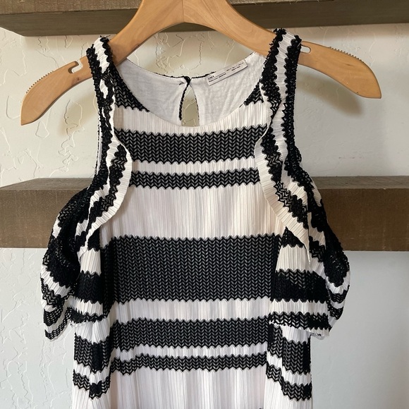Zara| Black & White Cold Shoulder Dress with Mesh Style Layer, Size Small••• - Picture 7 of 13